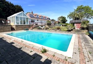 Photo 25- click for photo gallery